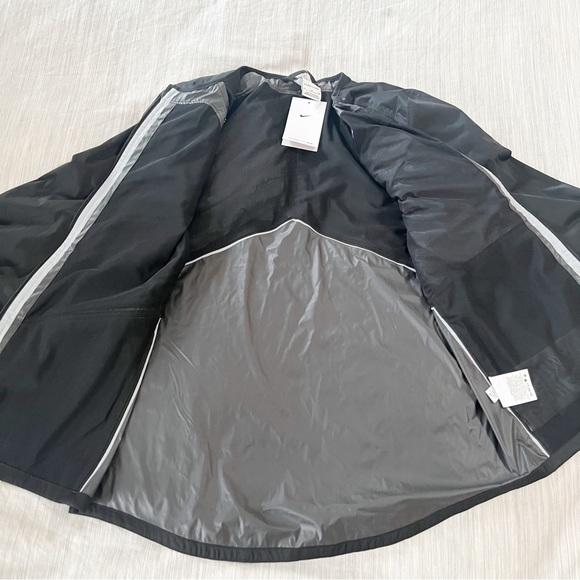 Nike Storm-FIT ADV Down-Fill Run Division Women's Black Running Jacket - Picture 3 of 16